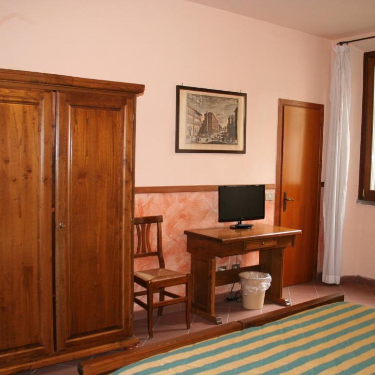 Hotel Monica - Quadruple Room - 1