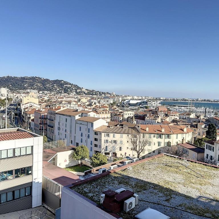 SUQ3 - Très beau 2 pièces avec terrasse - Appartement 1 Chambre - 8
