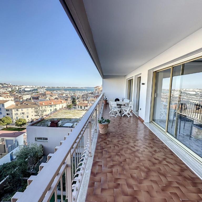 SUQ3 - Très beau 2 pièces avec terrasse - Appartement 1 Chambre - 10