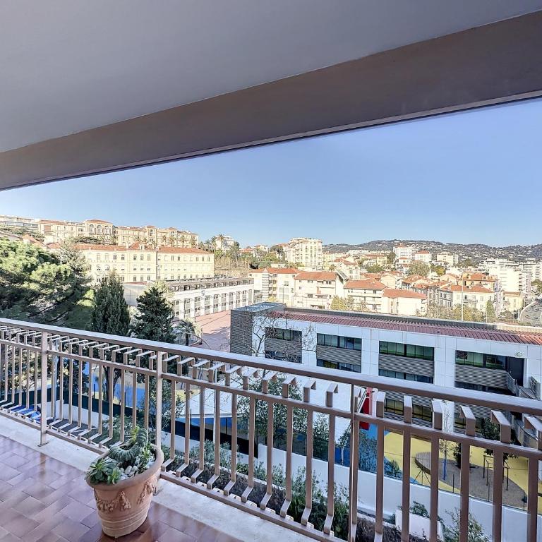 SUQ3 - Très beau 2 pièces avec terrasse - Appartement 1 Chambre - 11