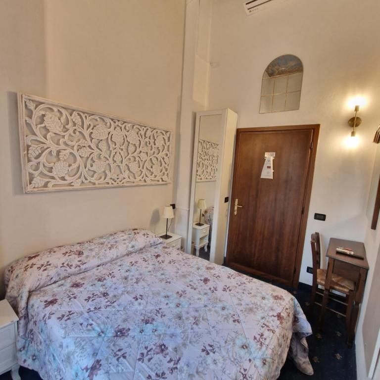 Soggiorno Arcobaleno - Economy Double Room with External Private Bathroom - 4