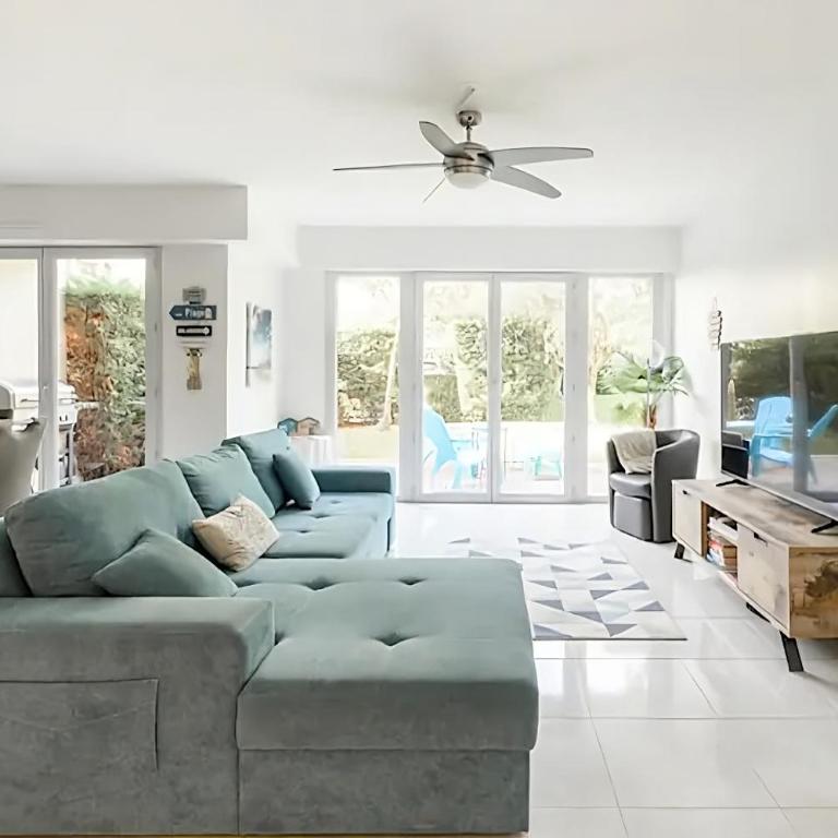 Rooftop pool, private garden, at the sand beach! - Three-Bedroom Apartment - 20