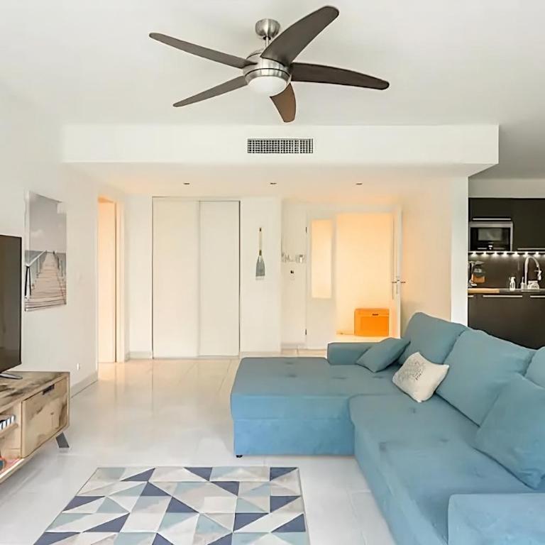 Rooftop pool, private garden, at the sand beach! - Three-Bedroom Apartment - 16
