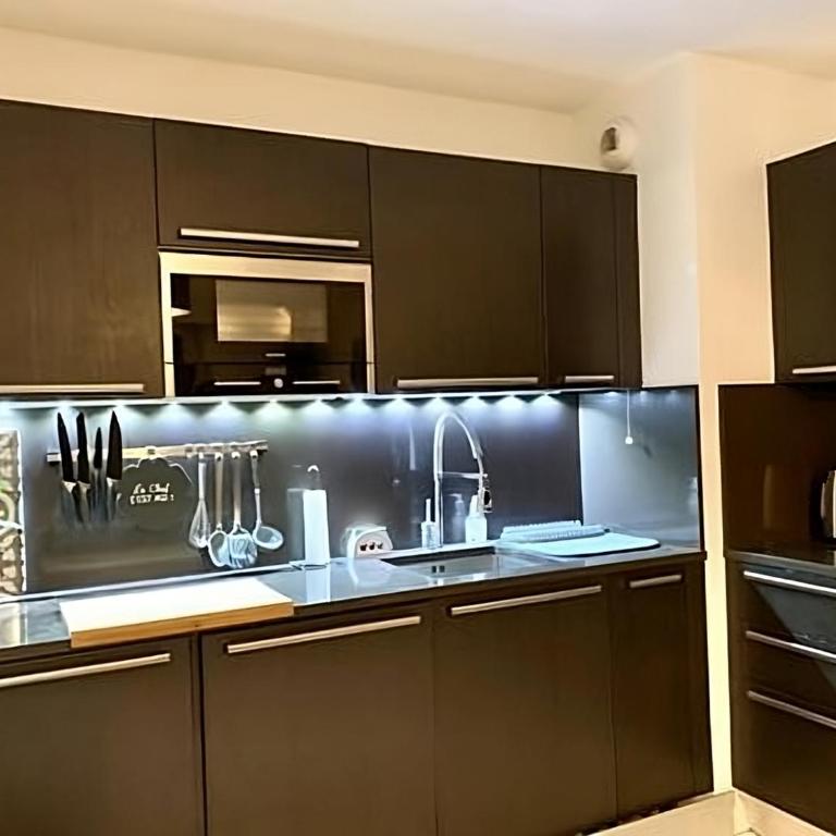 Rooftop pool, private garden, at the sand beach! - Three-Bedroom Apartment - 29