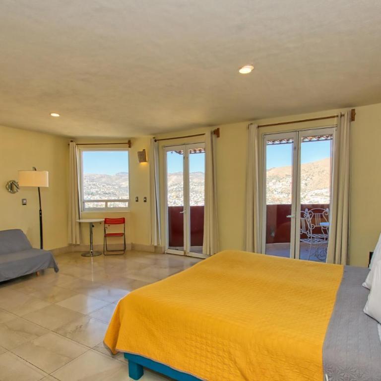 La Vista - Deluxe Suite - 1