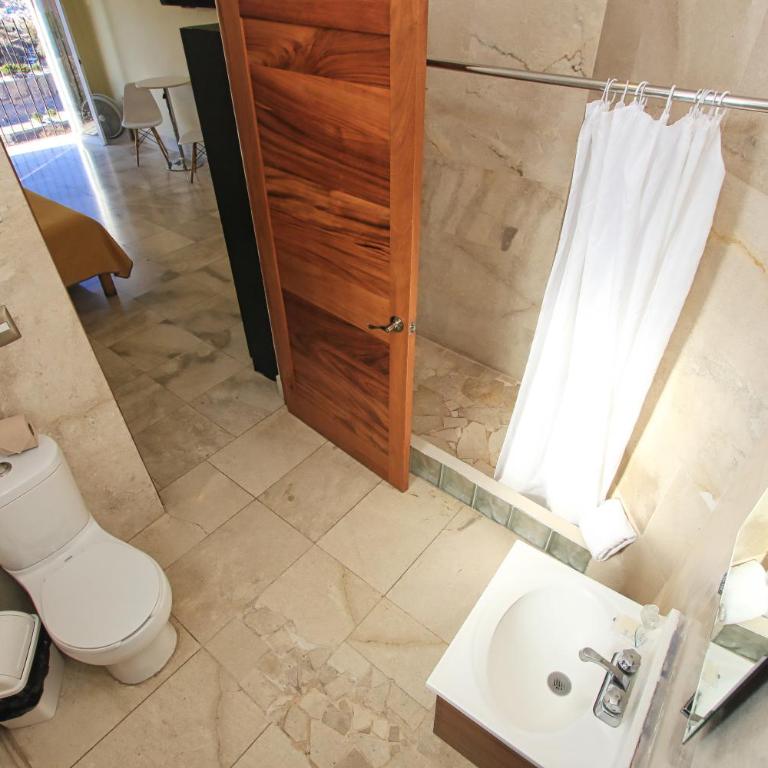 La Vista - Deluxe Double Room with Two Double Beds - 14