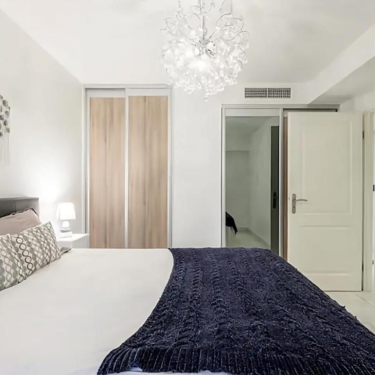 Rooftop pool, private garden, at the sand beach! - Three-Bedroom Apartment - 39