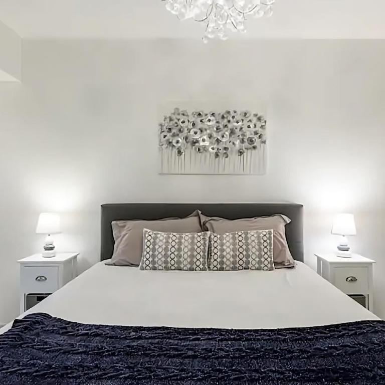 Rooftop pool, private garden, at the sand beach! - Three-Bedroom Apartment - 32