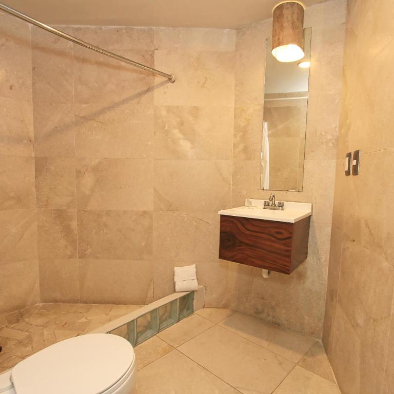 La Vista - Budget Double Room with Two Double Beds - 6