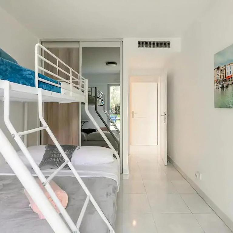 Rooftop pool, private garden, at the sand beach! - Three-Bedroom Apartment - 49