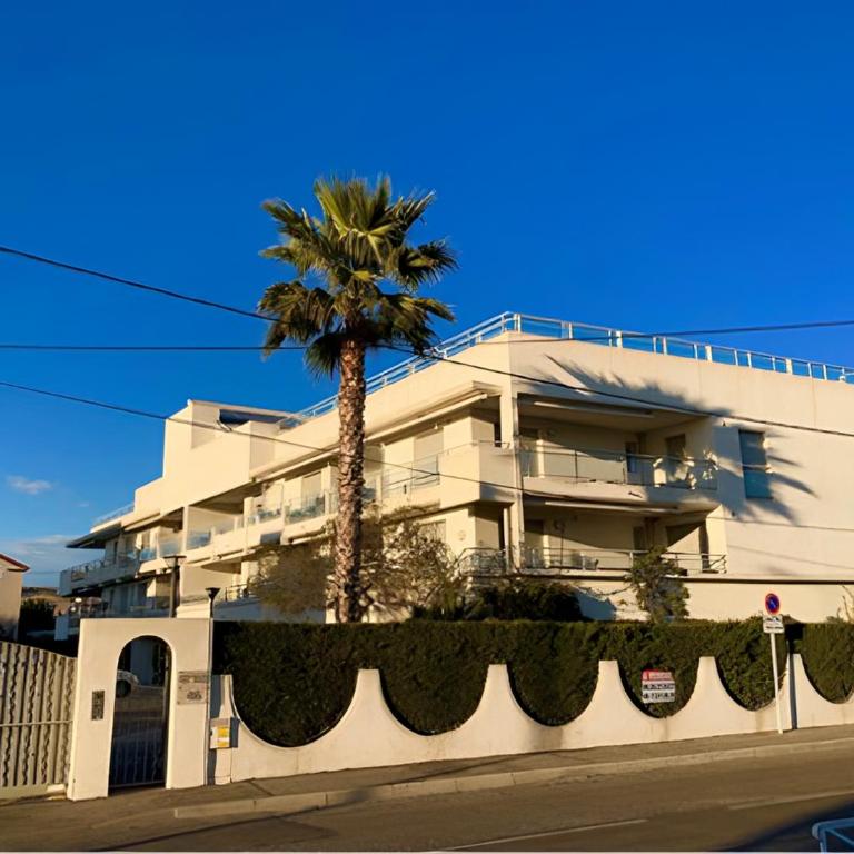Rooftop pool, private garden, at the sand beach! - Three-Bedroom Apartment - 59