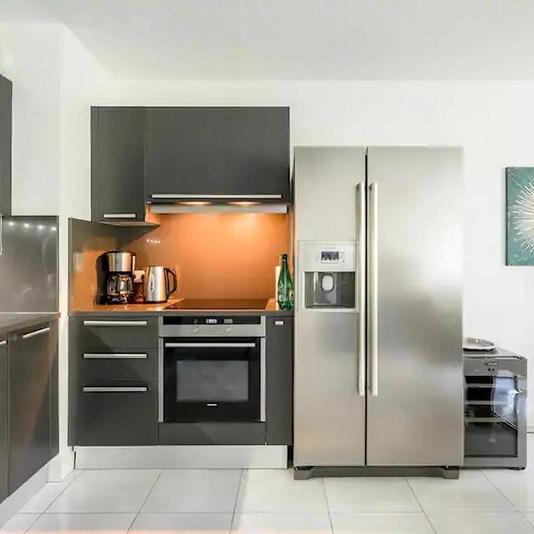 Rooftop pool, private garden, at the sand beach! - Three-Bedroom Apartment - 30