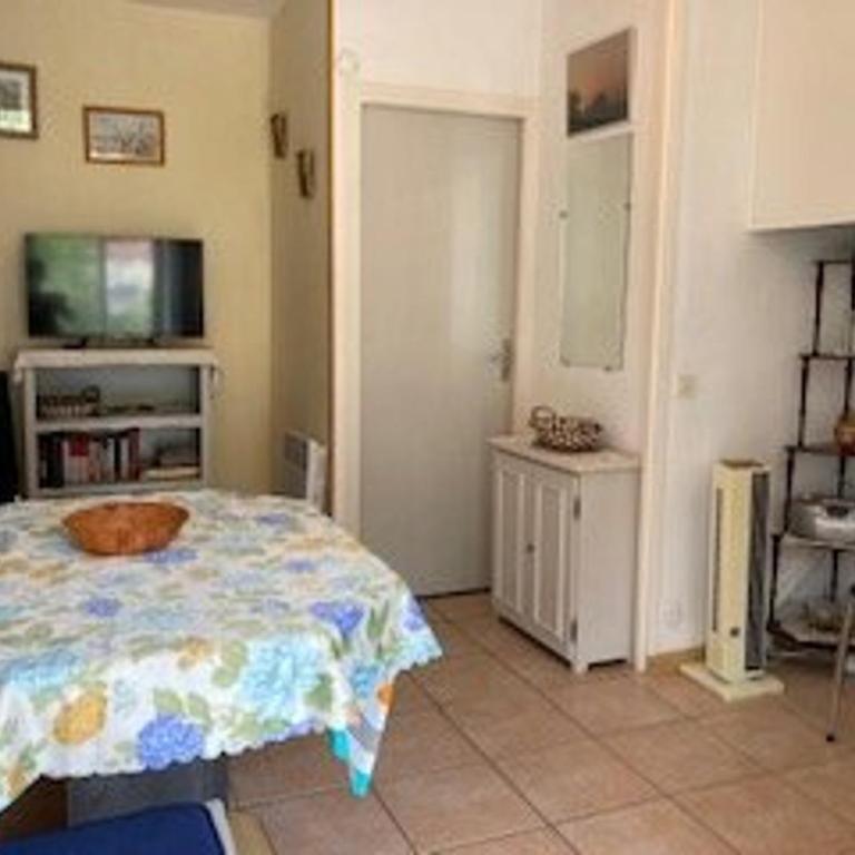 Appartement F2 Confortable avec Parking et Animaux Admis - One-Bedroom Apartment - 5