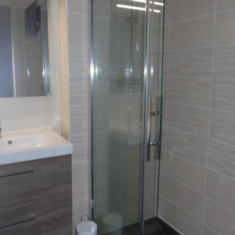Appartement F3 avec parking à Amélie-les-Bains, 4 couchages, proche des thermes - Two-Bedroom Apartment - 4