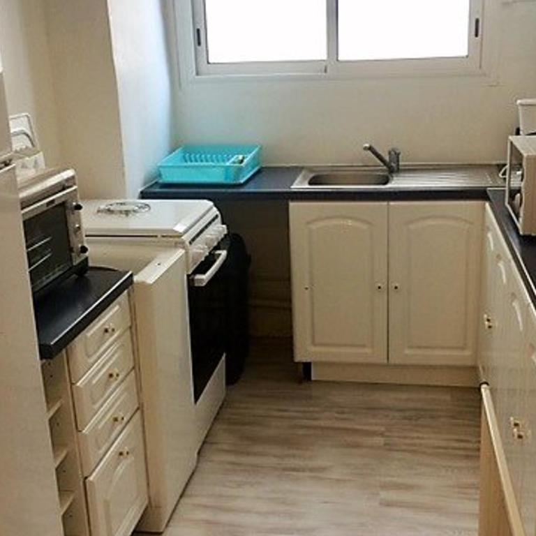 Appartement F3 avec balcon exposé sud, 2 chambres, proche commodités à Amélie-les-Bains - Two-Bedroom Apartment - 1