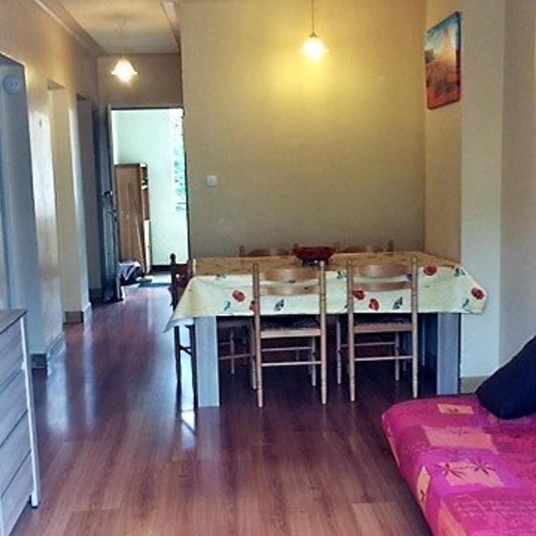 Appartement F3 avec balcon exposé sud, 2 chambres, proche commodités à Amélie-les-Bains - Two-Bedroom Apartment - 2