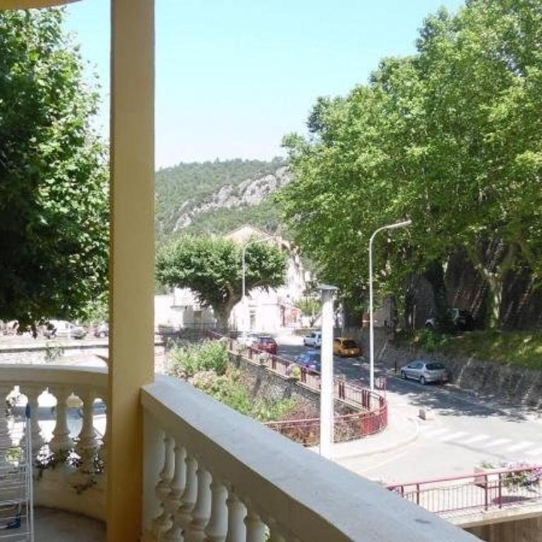 Charmant F2 avec balcon et parking, proche cure et centre-ville – Amélie-les-Bains - Appartement 1 Chambre - 2