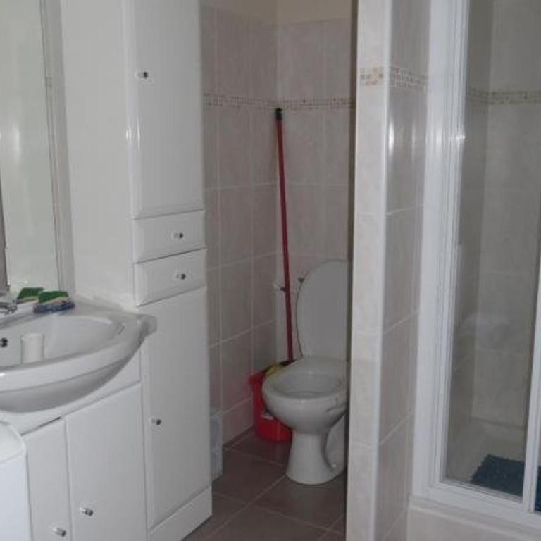 Charmant F2 avec balcon et parking, proche cure et centre-ville – Amélie-les-Bains - Appartement 1 Chambre - 7