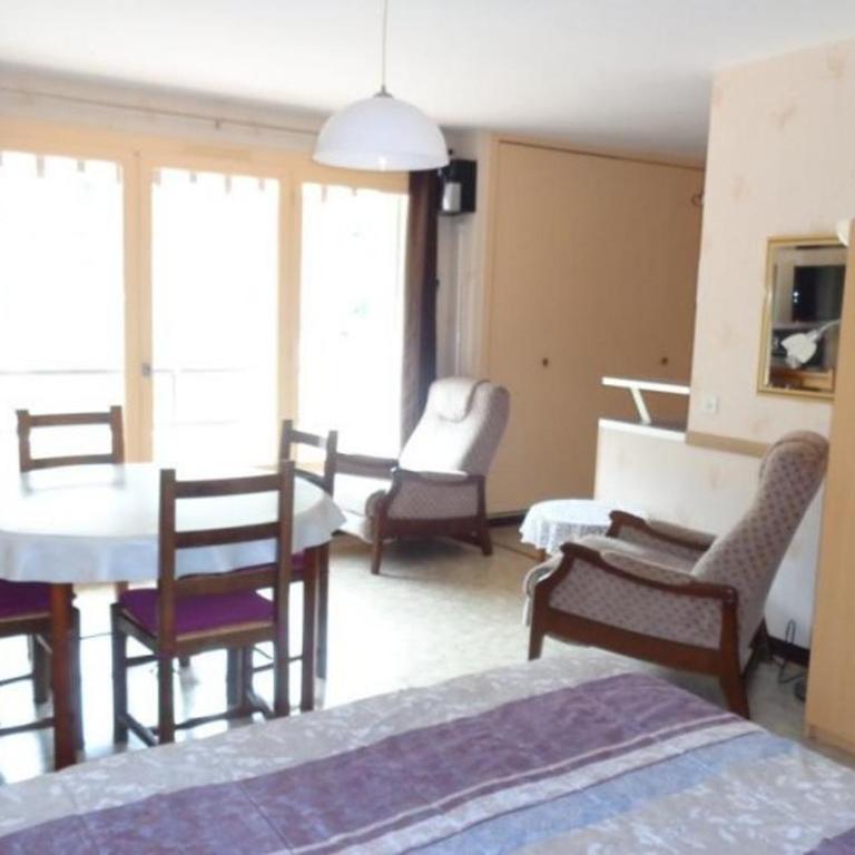 Studio confortable avec balcon, proche des Thermes et centre-ville, idéal pour 2 personnes avec WiFi - Studio - 1