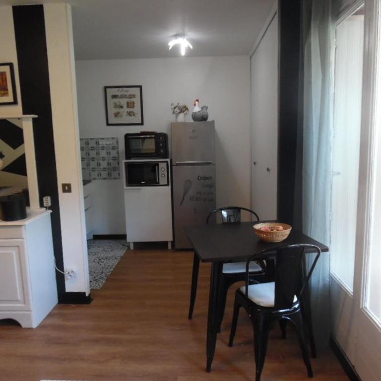 Studio confort avec balcon, clim, parking privé, à 50m des Thermes et 100m du centre, à Amélie-les-Bains - Studio - 5