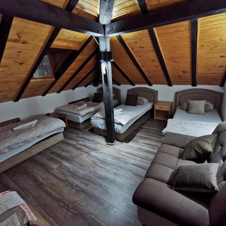 Pansion Oscar Summer Garden - Three-Bedroom Apartment - 3