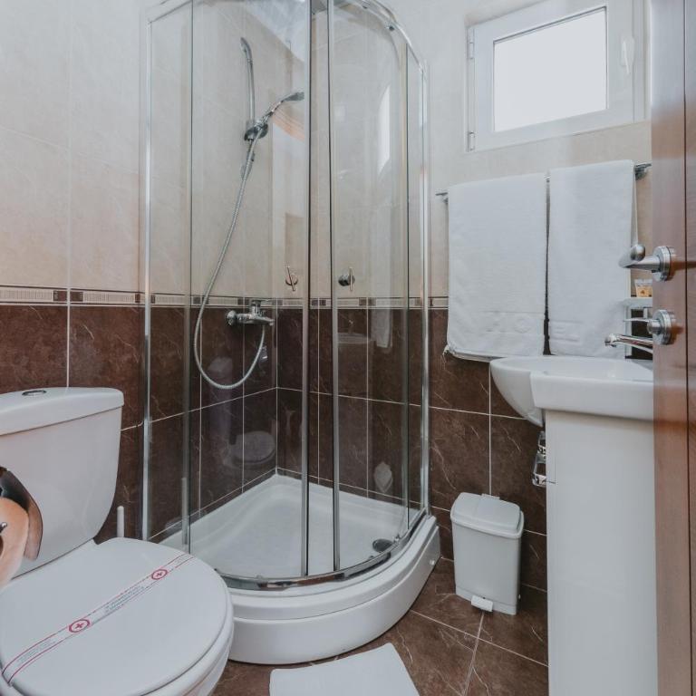 Apartmani Salus - Double or Twin Room with Balcony - 11