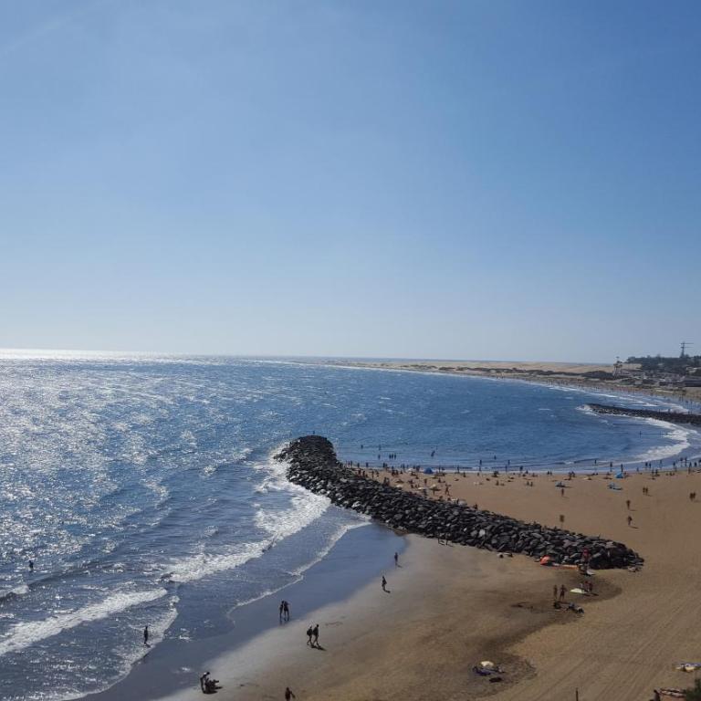Top Studio in Las Arenas, 4 OG, seitlicher Meerblick, im Herzen von Playa del Ingles, Gran Canaria - Studio with Pool View - 14