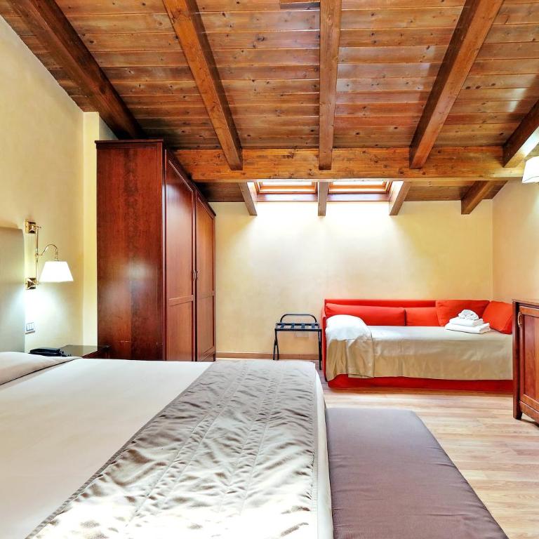Hotel Camelia - Camera Tripla Standard - 3
