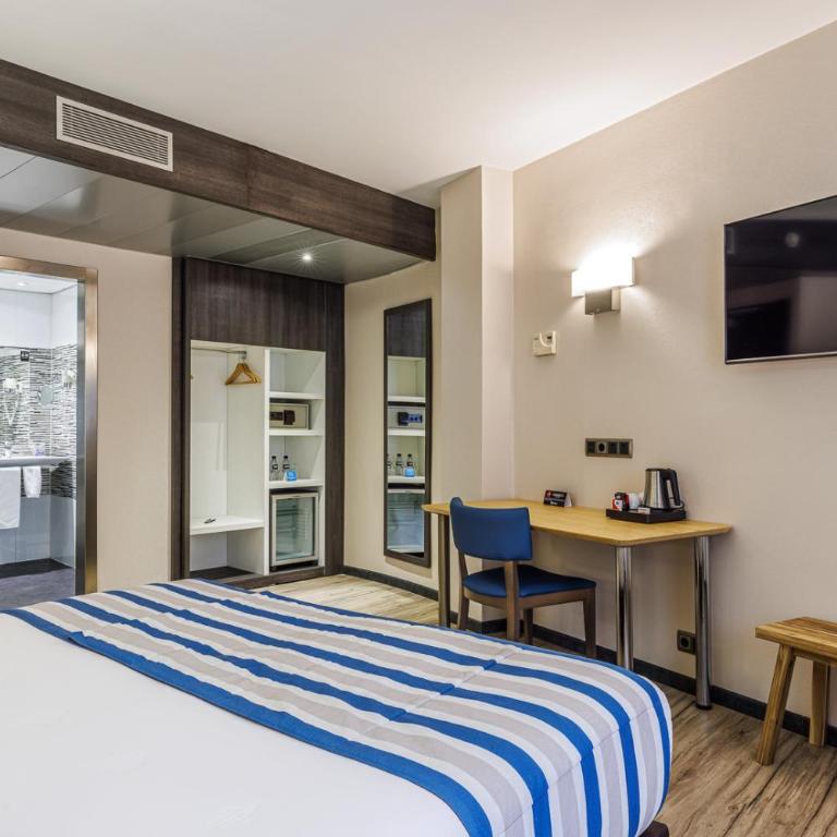 Hotel Ronda Lesseps - Small Triple Room Ground Floor - 7