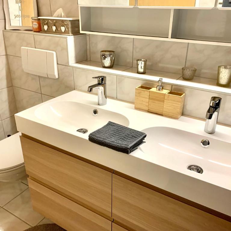 Holiday Apartment Gian - close to the Kongresshaus, the ice hockey stadium, cross-country skiing, the Eau-la-la indoor pool and wellness, large supermarket, 2 bus stops, with an indoor garage and fully equipped - Apartment mit 1 Schlafzimmer - 21