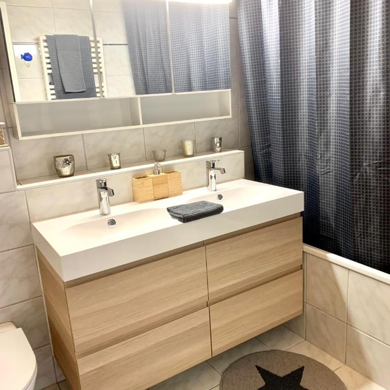 Holiday Apartment Gian - close to the Kongresshaus, the ice hockey stadium, cross-country skiing, the Eau-la-la indoor pool and wellness, large supermarket, 2 bus stops, with an indoor garage and fully equipped - Apartment mit 1 Schlafzimmer - 22