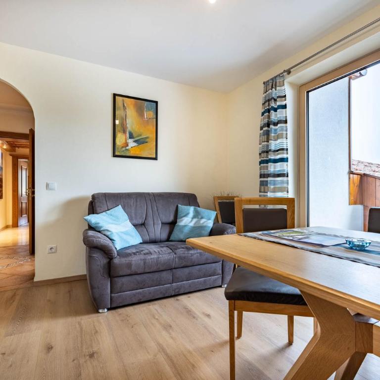 Appartement Jäger - Apartment mit Balkon 1 - 15