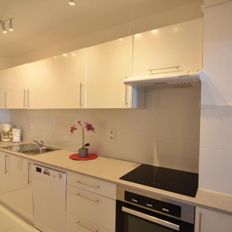 RNET - Europa 21 - Vista Mar - Two-Bedroom Apartment - 12