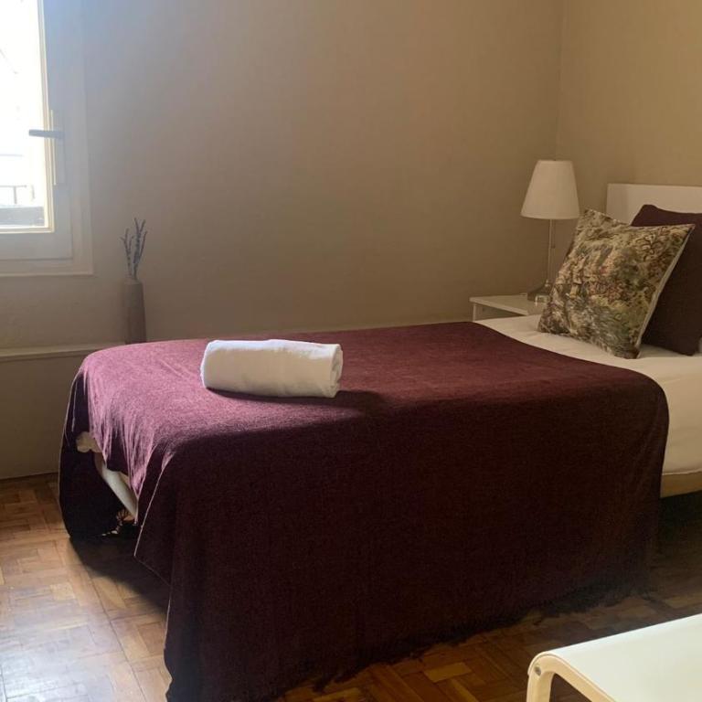 Somnio Hostels - Single Room with Shared Bathroom - 1