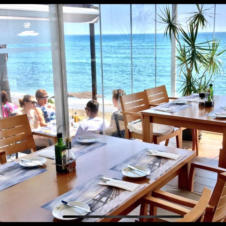 MI CAPRICHO BEACHFRONT- P300 - Apartment with sea view - Apartamento de 2 dormitorios - 22