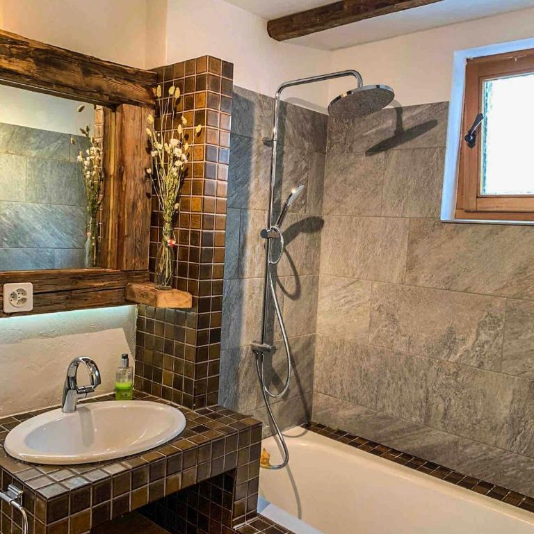 Heimelige Ferienwohnung mit Sicht in die Bergwelt - Apartment mit 1 Schlafzimmer - 12