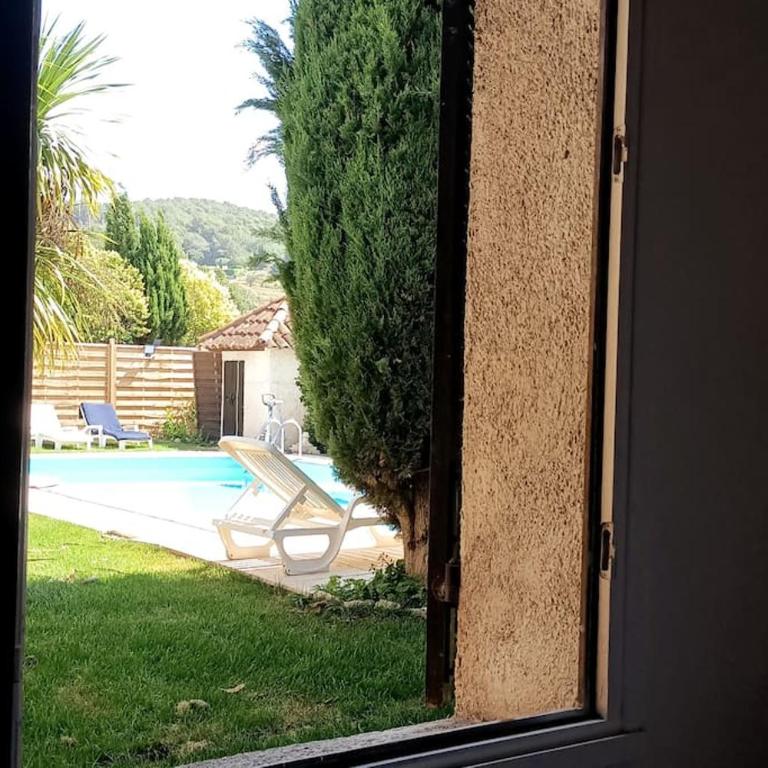 Charmante villa provençale avec piscine & jardin - Villa 3 Chambres - 39