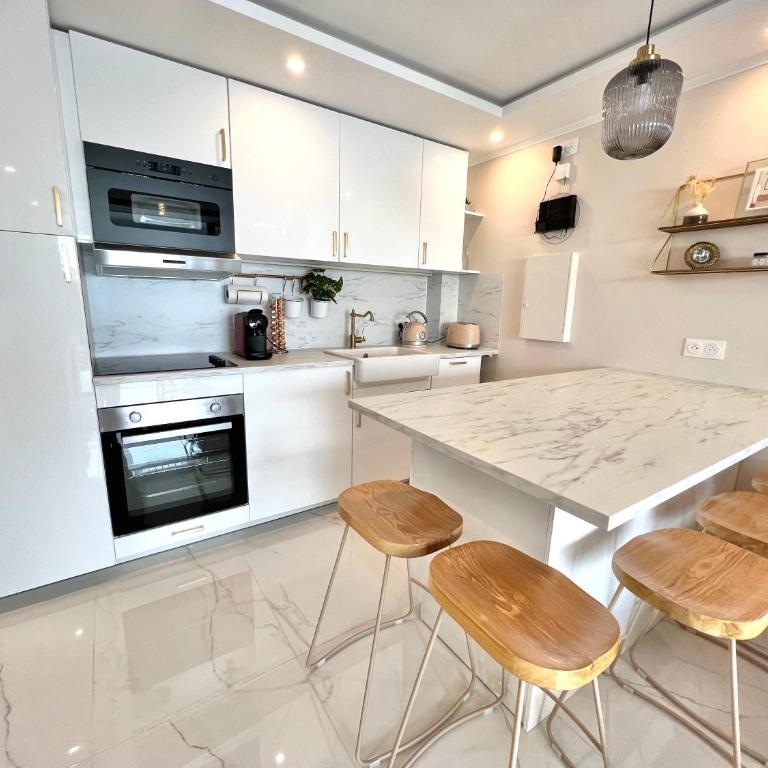 Vue Mer, Terrasse & Piscine - free parking - Monaco - Appartement - Vue sur Mer - 8