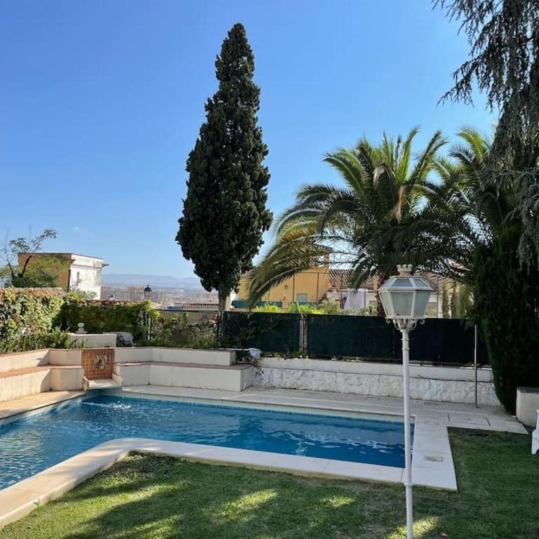 Villa a los pies de la Alhambra - Five-Bedroom House - 1