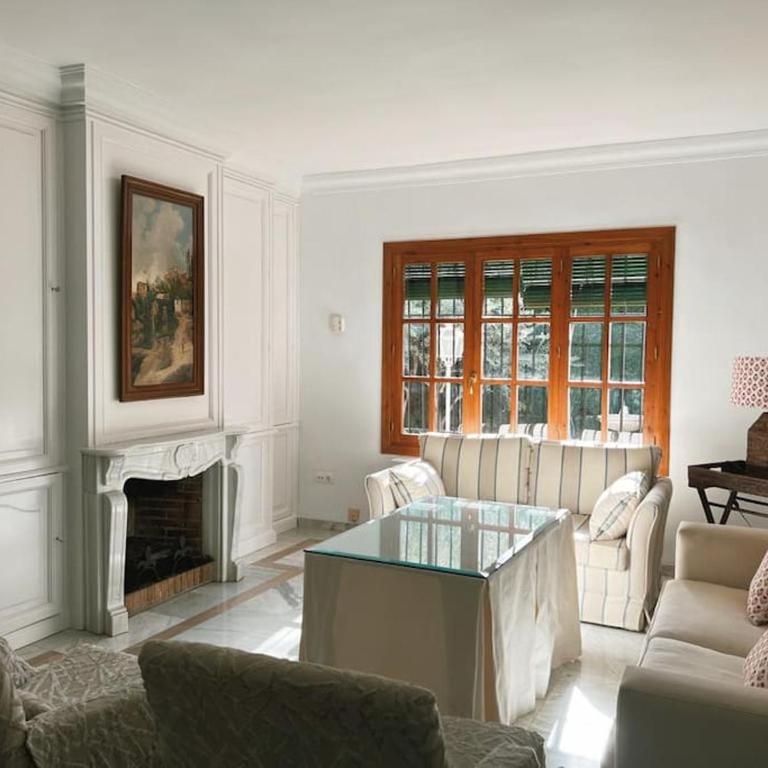 Villa a los pies de la Alhambra - Five-Bedroom House - 3