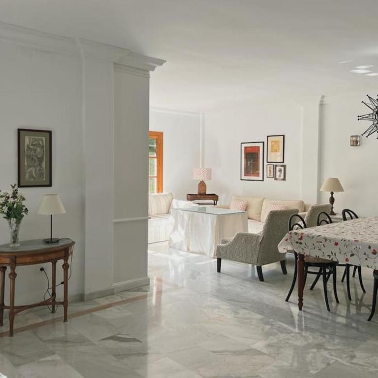 Villa a los pies de la Alhambra - Five-Bedroom House - 5
