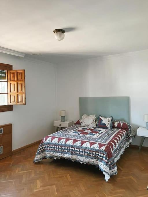 Villa a los pies de la Alhambra - Five-Bedroom House - 28