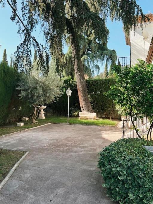 Villa a los pies de la Alhambra - Five-Bedroom House - 38