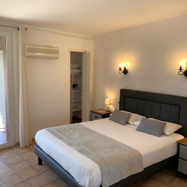 Le Catalan - Standard Double Room with Mountain View - 5
