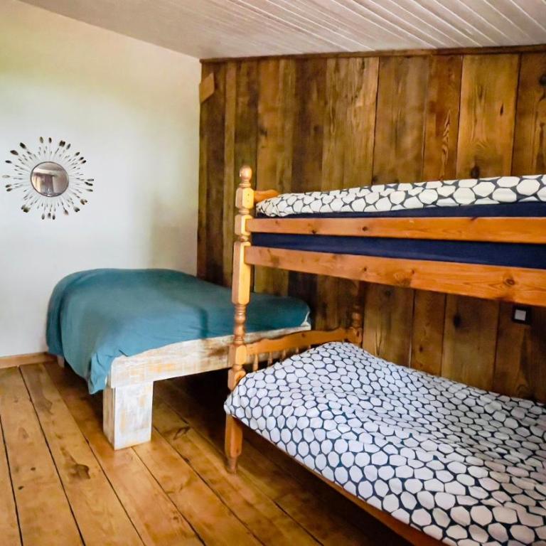 Carwyns Surf House - Habitación Cuádruple Económica con baño compartido - 1
