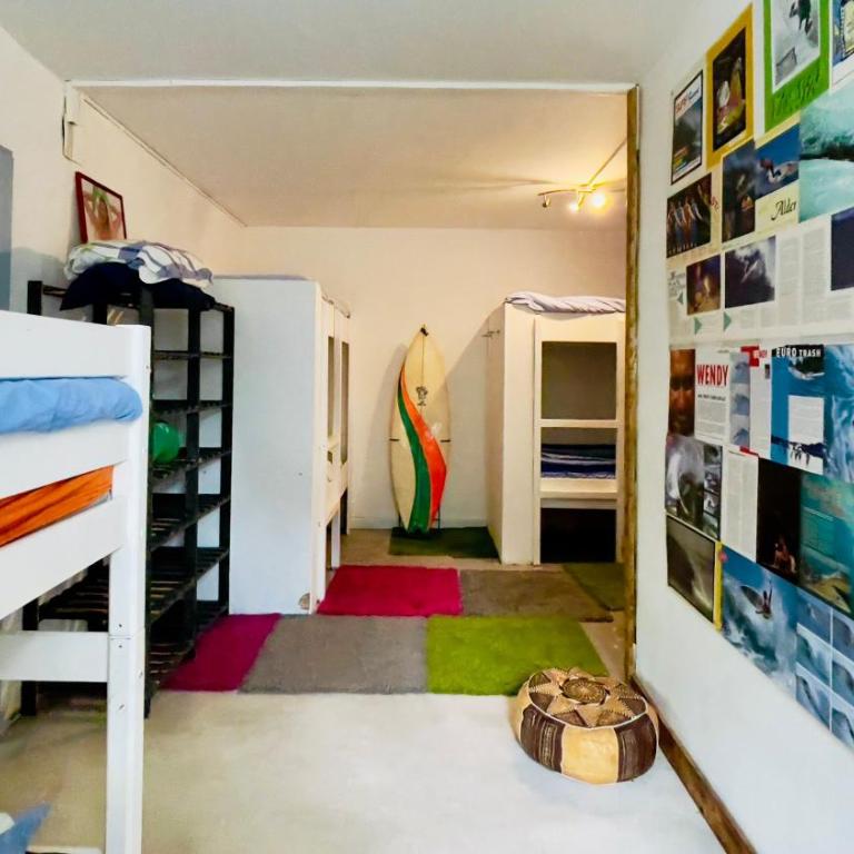 Carwyns Surf House - Cama en habitación compartida mixta de 4 camas - 2