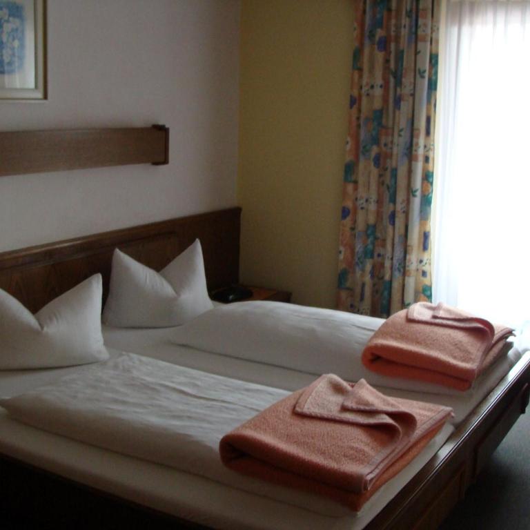 Hotel Garni Schieferle - Standard Doppelzimmer mit Balkon - 4