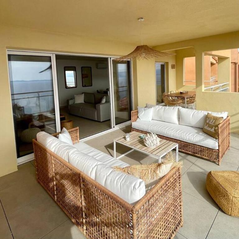 Paillote Perchée à 180 ° sur la mer - Apartment - 7