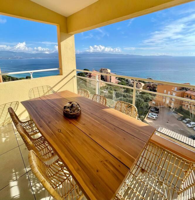 Paillote Perchée à 180 ° sur la mer - Apartment - 3