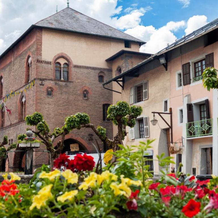 Maison Gabriel - Logement charmant au cœur de la Cité Médiévale - T3 75m2 - Appartamento con 2 Camere da Letto - 41